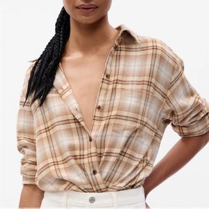 GAP  
Flannel Big Shirt
Color: brown & tan plaid
Size: XS